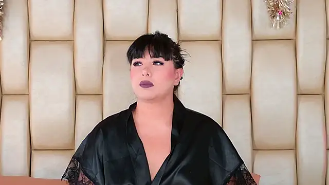 Alexa Miss online show from 12/15/25, 08:02