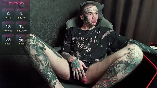 Snapshot of lonelycrystal chatting on 09/30/25, 07:52 lonelycrystal online show from 09/30/25, 07:52