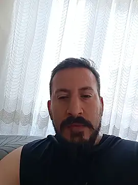 Snapshot of Karizmatikman chatting on 05/16/26, 10:01 Karizmatikman online show from 05/16/26, 10:01