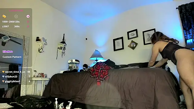 Snapshot of Peaches_N_Kreme chatting on 03/11/25, 02:21 Peaches N Kreme online show from 03/11/25, 02:21