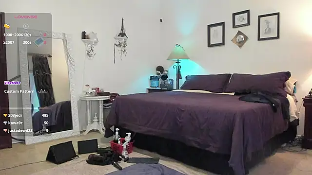 Snapshot of Peaches_N_Kreme chatting on 03/14/25, 01:05 Peaches N Kreme online show from 03/14/25, 01:05