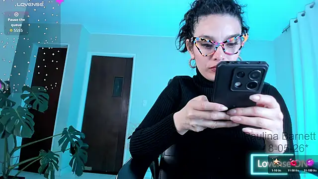 paulinabarnett- online show from 05/19/26, 02:51