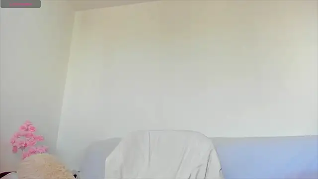 hornyemma   online show from 04/23/26, 08:35