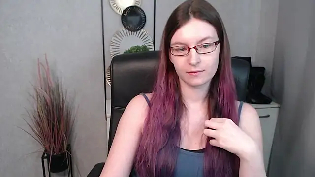 emmaxDelight online show from 02/20/25, 10:16