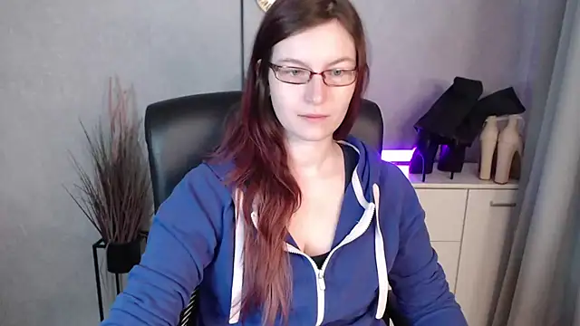 emmaxDelight online show from 02/12/26, 06:30