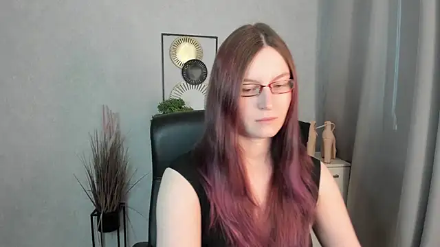 emmaxDelight online show from 04/10/26, 05:45