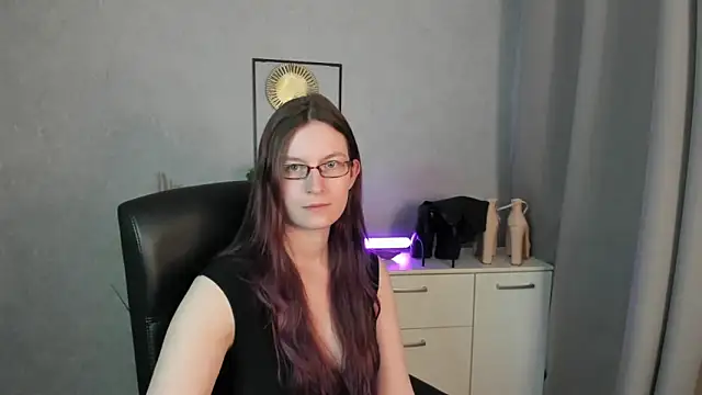 emmaxDelight online show from 04/10/26, 05:50