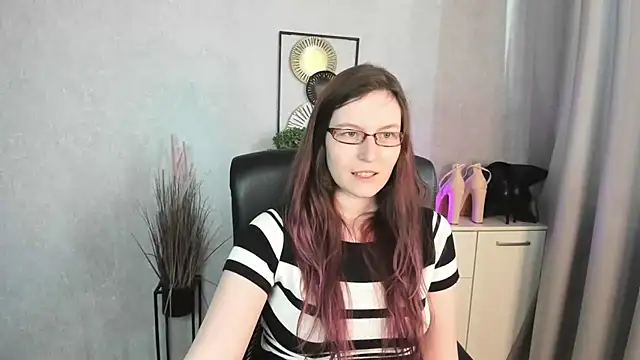 emmaxDelight online show from 05/11/26, 05:24
