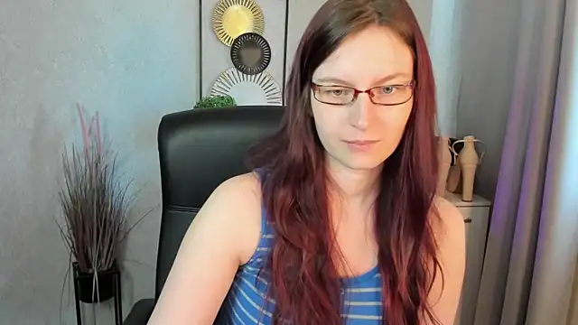 emmaxDelight online show from 06/10/26, 05:28