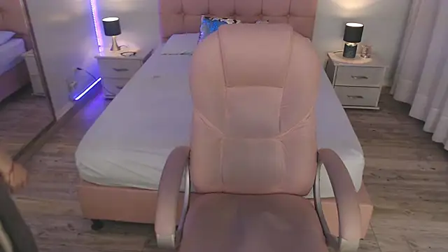 zoe jones13 online show from 12/19/25, 02:40