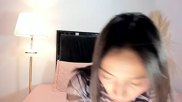 lilithTeen1  online show from 04/24/26, 10:34