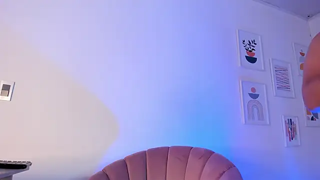 aprill21  online show from 02/05/25, 01:44