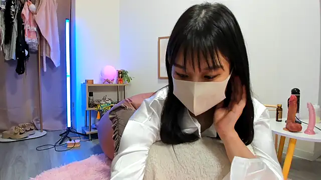 Snapshot of Coco_peach chatting on 04/19/26, 03:33 Coco peach online show from 04/19/26, 03:33