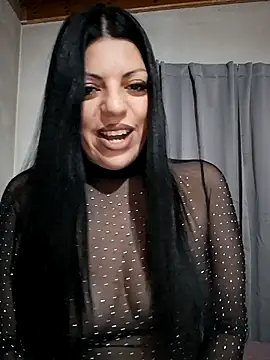 Snapshot of Paulitta- chatting on 04/25/26, 01:52 Paulitta- online show from 04/25/26, 01:52
