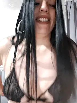 Snapshot of Paulitta- chatting on 05/25/26, 02:12 Paulitta- online show from 05/25/26, 02:12