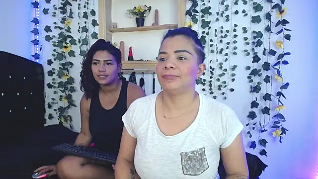 Snapshot of kaylie_dakota chatting on 10/18/25, 02:18 kaylie dakota online show from 10/18/25, 02:18