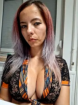 allinqueen online show from 10/13/25, 10:54