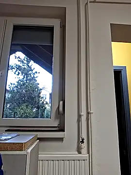 allinqueen online show from 10/22/25, 02:50