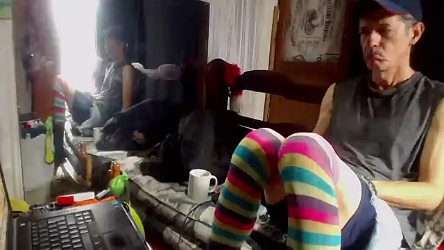 laye19 online show from 11/15/25, 09:54