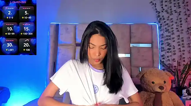 Snapshot of KarolRojas_ chatting on 02/13/25, 03:29 KarolRojas online show from 02/13/25, 03:29
