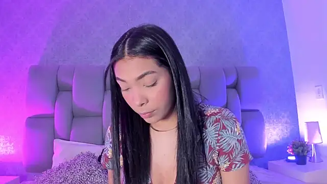 Snapshot of KarolRojas_ chatting on 10/01/25, 03:34 KarolRojas online show from 10/01/25, 03:34