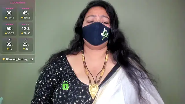 neelu-hoty online show from 06/12/26, 12:04