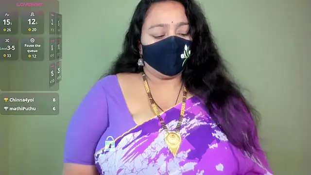 neelu-hoty online show from 06/17/26, 08:17
