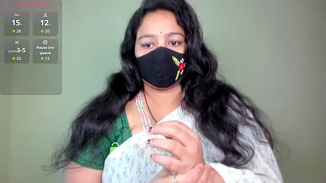 neelu-hoty online show from 06/19/26, 08:29