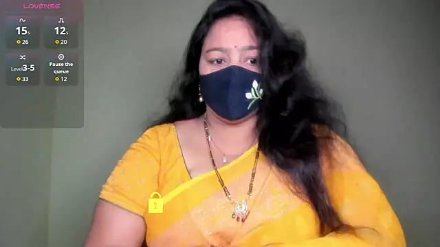 neelu-hoty online show from 07/02/26, 12:00