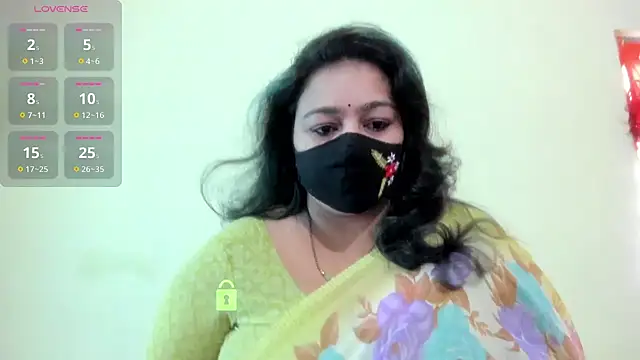 neelu-hoty online show from 08/05/26, 08:50