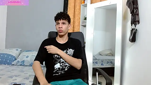 Snapshot of jeff_ross chatting on 12/19/24, 05:40 jeff ross online show from 12/19/24, 05:40