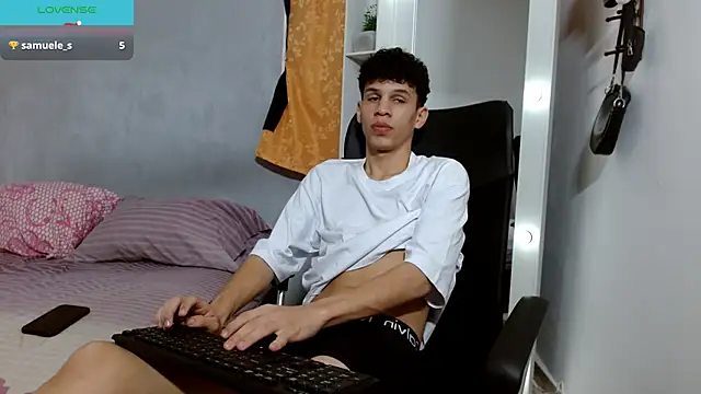 Snapshot of jeff_ross chatting on 01/04/25, 10:02 jeff ross online show from 01/04/25, 10:02