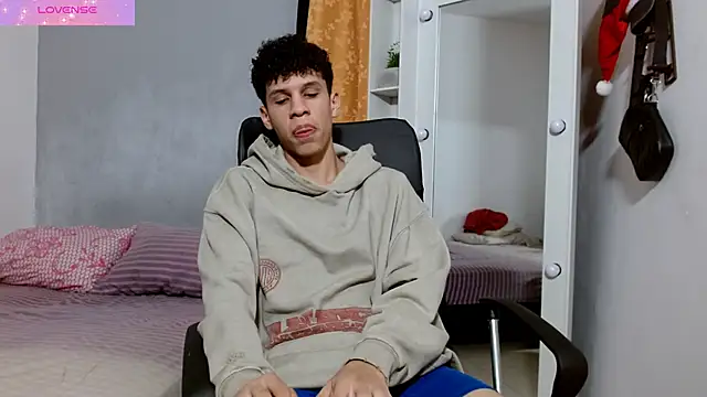 Snapshot of jeff_ross chatting on 01/06/25, 11:52 jeff ross online show from 01/06/25, 11:52