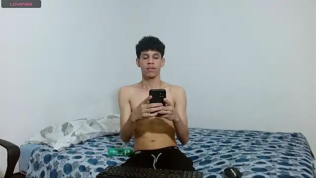 Snapshot of jeff_ross chatting on 03/17/25, 04:33 jeff ross online show from 03/17/25, 04:33