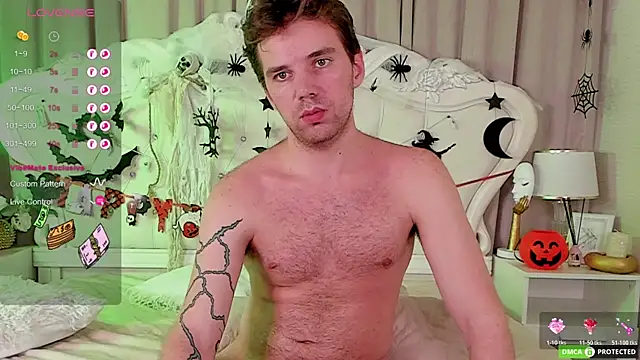 ArthurWhitee online show from 10/21/25, 04:08