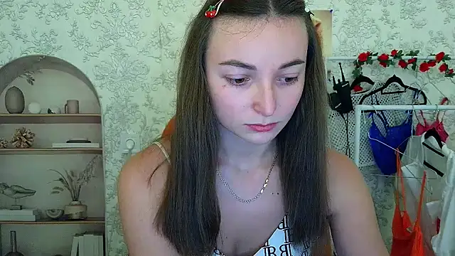  Barbie Kiss  online show from 10/21/25, 03:24