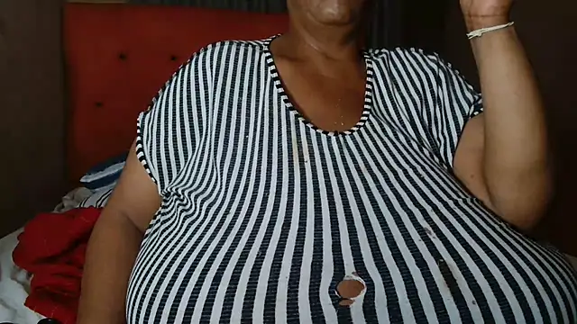 tinagiant online show from 04/18/26, 07:29