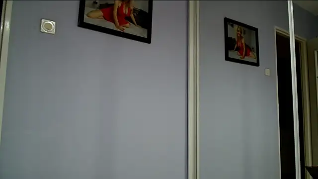 sexyjennyeu online show from 02/18/25, 08:36