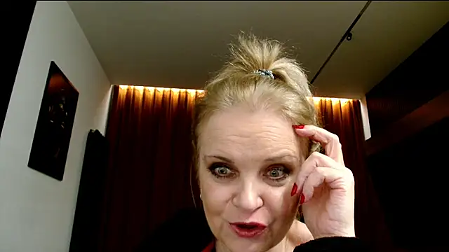 sexyjennyeu online show from 04/01/26, 08:50