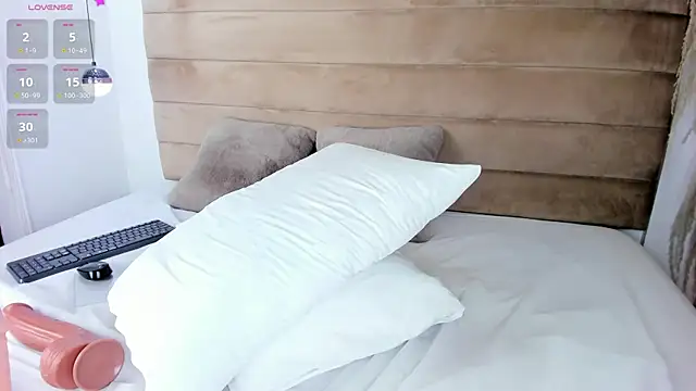 IsabellaJonns online show from 12/05/24, 07:16