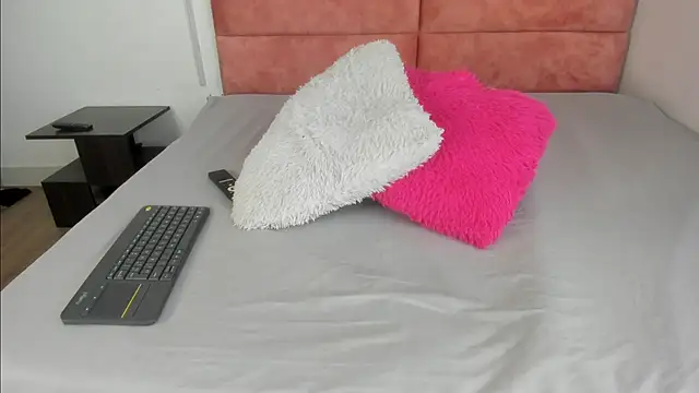 Hanna lens online show from 10/24/25, 05:42