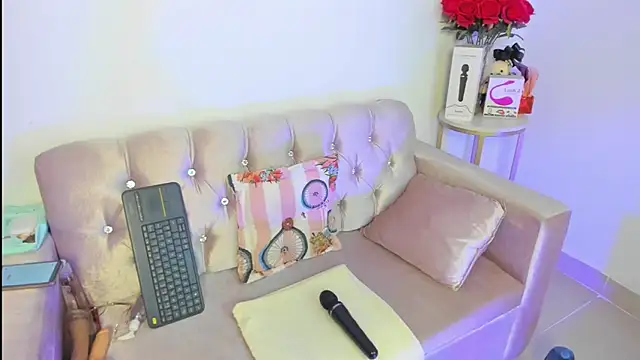 Snapshot of alanavega11 chatting on 09/10/25, 01:11 alanavega11 online show from 09/10/25, 01:11