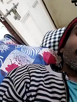 Snapshot of Chocolate_stud10 chatting on 02/17/26, 04:35 Chocolate stud10 online show from 02/17/26, 04:35