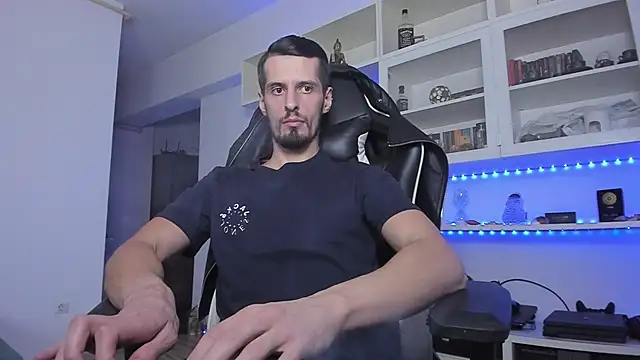 Snapshot of ToddClaytonn chatting on 12/08/24, 07:32 ToddClaytonn online show from 12/08/24, 07:32