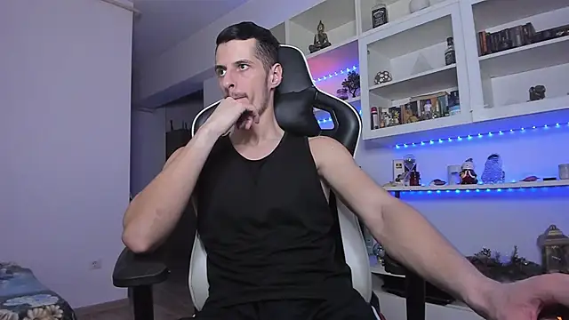 Snapshot of ToddClaytonn chatting on 01/13/25, 02:07 ToddClaytonn online show from 01/13/25, 02:07