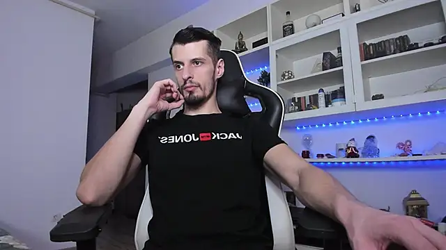 Snapshot of ToddClaytonn chatting on 02/25/25, 07:09 ToddClaytonn online show from 02/25/25, 07:09