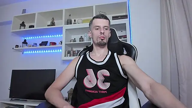 Snapshot of ToddClaytonn chatting on 09/25/25, 05:22 ToddClaytonn online show from 09/25/25, 05:22