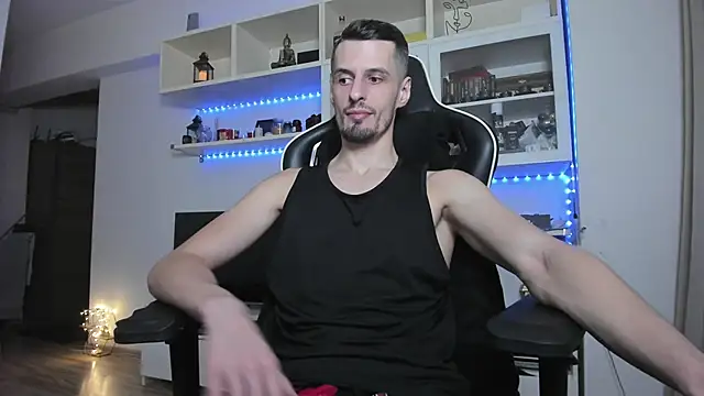 Snapshot of ToddClaytonn chatting on 12/04/25, 05:21 ToddClaytonn online show from 12/04/25, 05:21