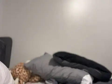 Snapshot of Naomiruty chatting on 01/12/25, 04:42 Naomiruty online show from 01/12/25, 04:42