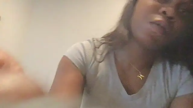 Snapshot of Naomiruty chatting on 03/18/25, 01:10 Naomiruty online show from 03/18/25, 01:10